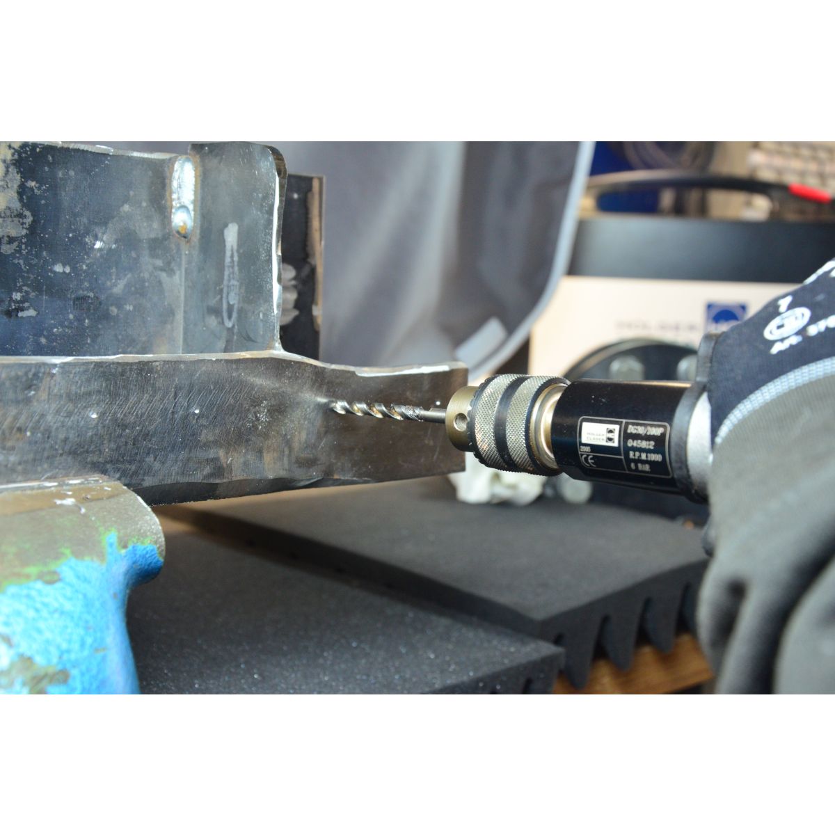 Drilling machine with Self-locking chuck 1 - 10 mm