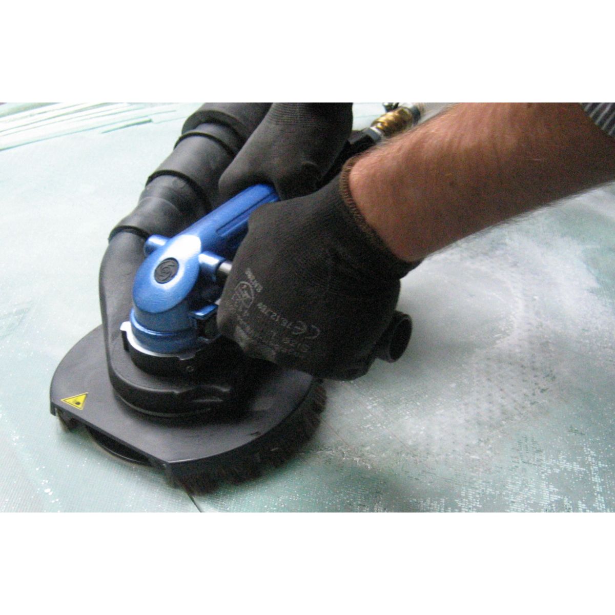 Angle grinder with suction DW108A/150-1 application cfk