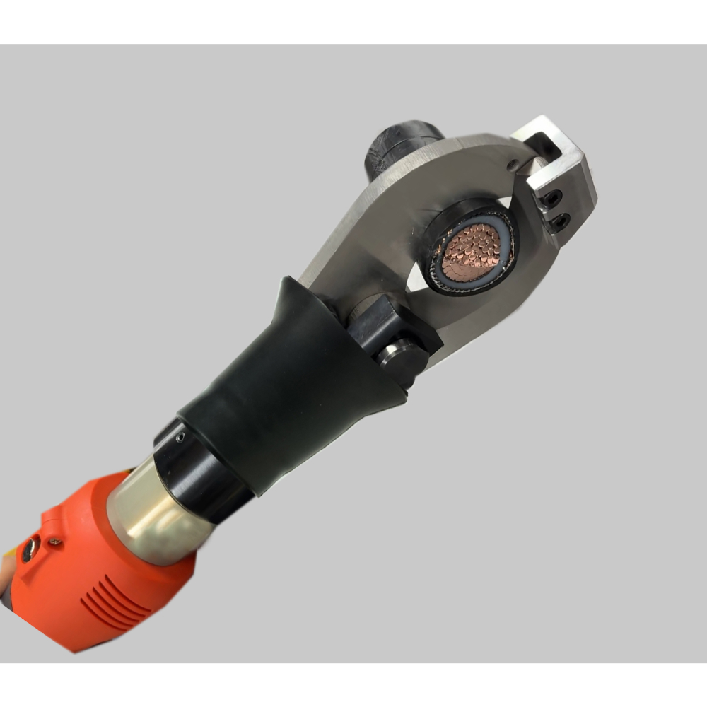 application Vitolon V55O-AS-P battery-powered hydraulic cutter with 18V Makita battery.