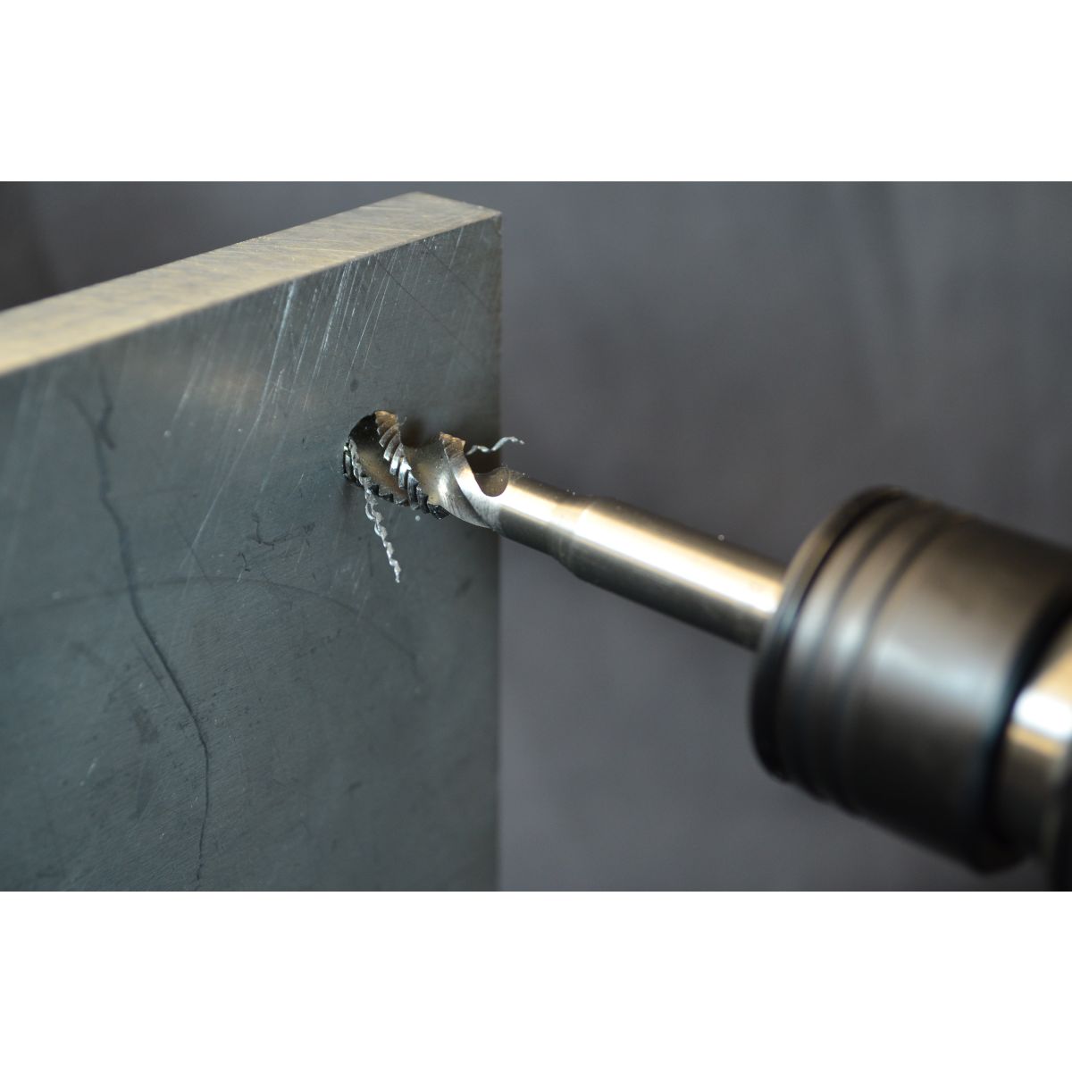 Tapper SW12 and Screwing-in Tool Tapper SW12 and Screwing-in Tool